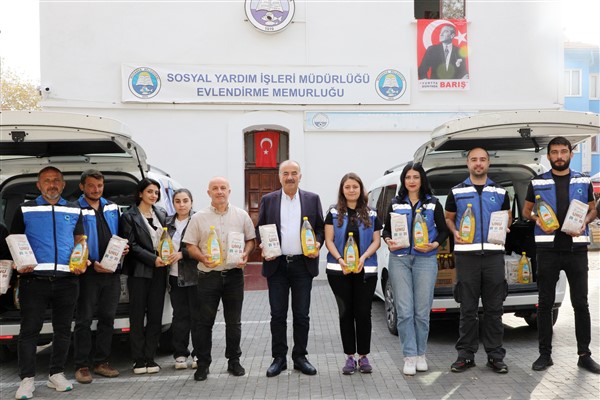 Mudanya'da buğday unları ve ayçiçek yağları sofralara ulaşıyor