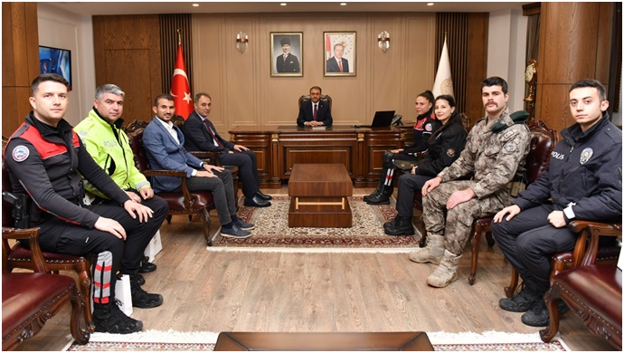 Müdür Bildirici ve Emniyet Personelleri Vali Şıldak 'ı ziyaret etti