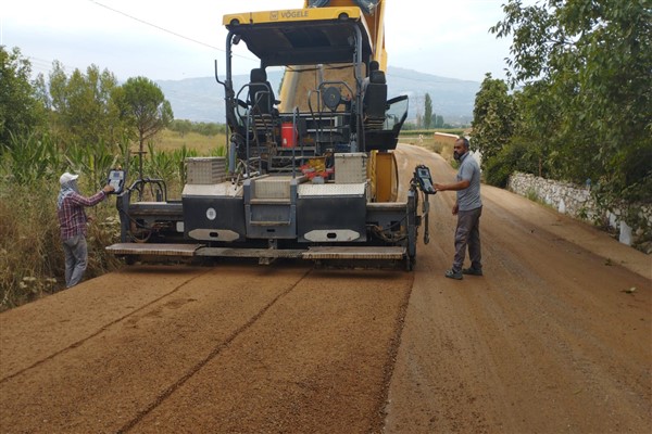 Muğla'nın kırsal mahallelerinde yol çalışmaları devam ediyor