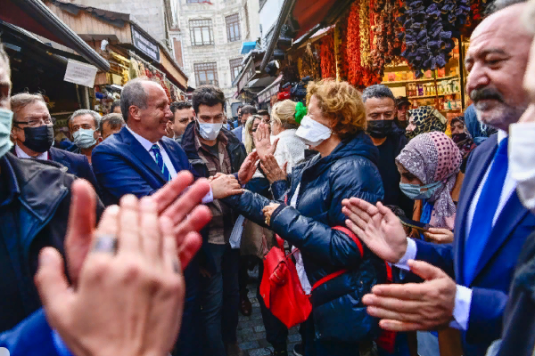 Muharrem İnce, Kapalıçarşı ve Mısır Çarsısı esnafını ziyaret etti