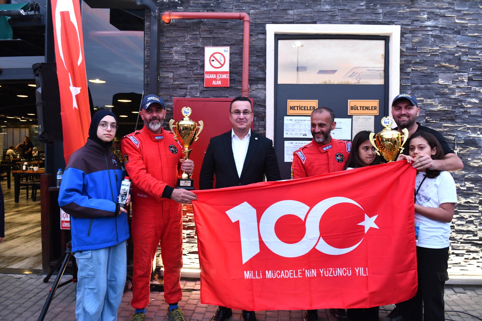 Mustafakemalpaşa'da tarihi Cumhuriyet coşkusu