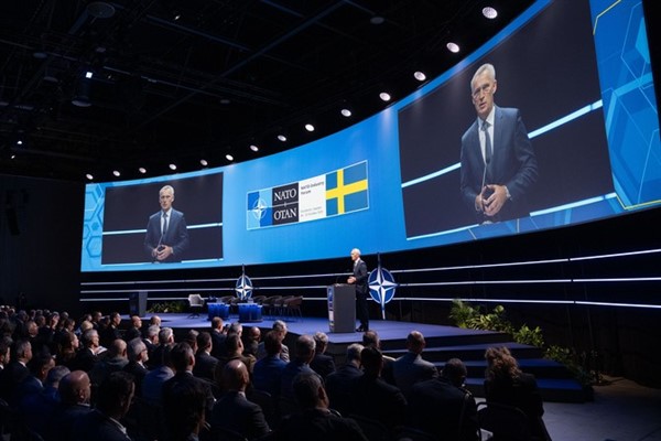 NATO Genel Sekreteri Stoltenberg, Letonya Cumhurbaşkanı Rinkevics ile görüştü