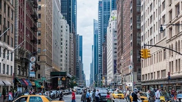 New York Valisi Cuomo: Haftalar sonra siz de bizimle aynı durumda olacaksınız