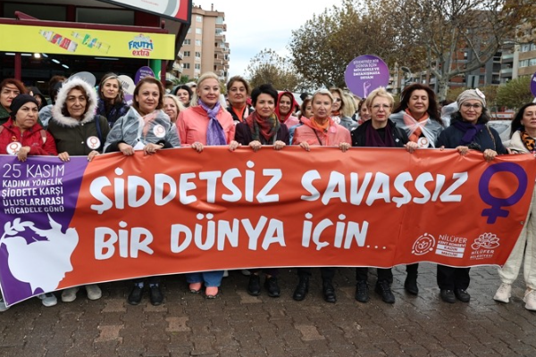 Nilüferli kadınlar Uluslararası Mücadele Günü'nde yürüyüş yaptı