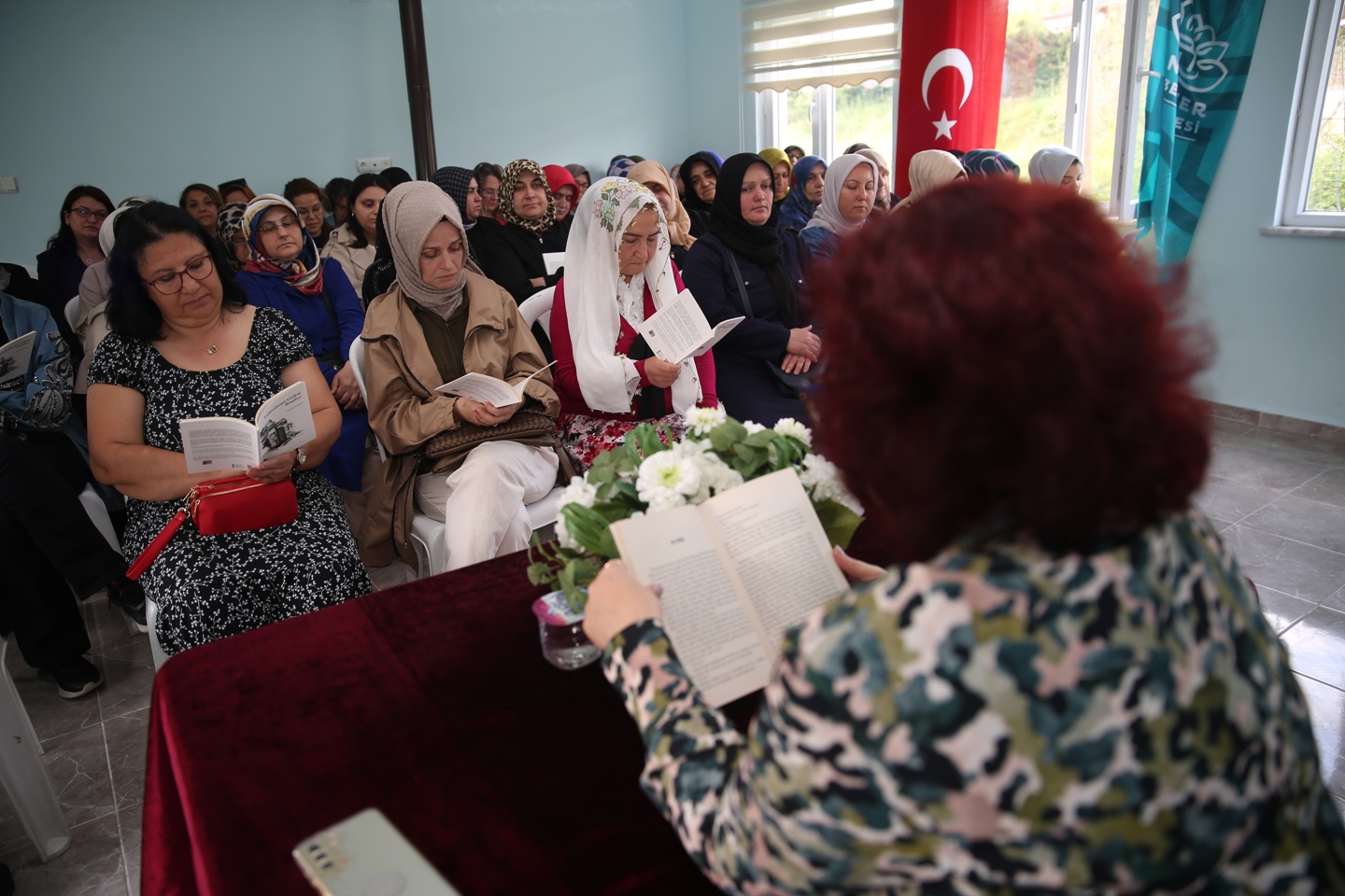 Nilüferli kadınlar, yazar Fatma Burçak’la kitabını konuştu