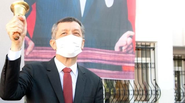 Öğrenciler dikkat! 1 Mart'ta açılacak olan okullarda devam zorunluluğu olmayacak