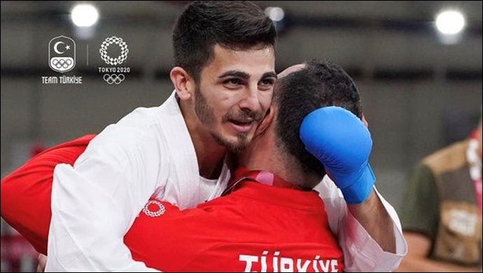 Olimpik Anneler projesinin sporcularından Eray Şamdan Gümüş Madalya kazandı