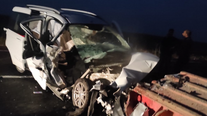 Otomobil tıra çarptı! 1 kişi yaralandı