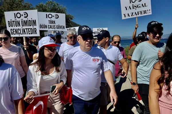 Özdağ, ‘100. Yıl Cumhuriyet Doğa Yürüyüşü’ne katıldı