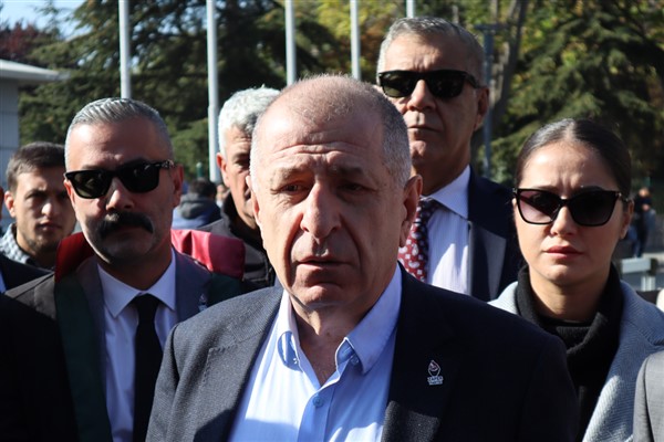 Özdağ: “Atatürk çizgisinde Türk milliyetçisi olmak suç değildir”