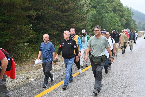 Özdağ, İstiklal Yolu Zafer Yürüyüşü'nün yedinci gününde Çankırı'da