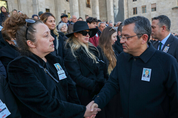 Özel, Yaşar Okuyan'ın cenaze törenine katıldı