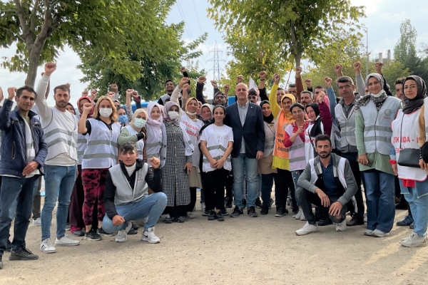 Özlale, grevdeki Indomie Adkoturk işçilerini ziyaret etti: “Her zaman yanınızdayız”