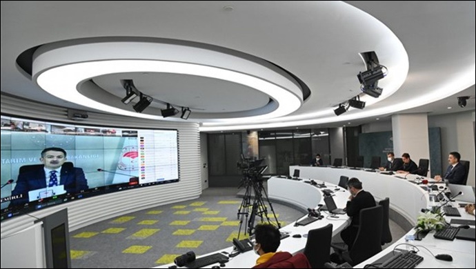 Pakdemirli’den il müdürlerine: İşimiz saha, gücümüz saha