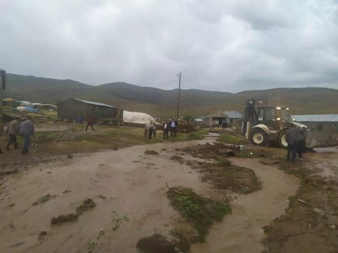 Patnos’ta sel: 3 köyde dere taştı