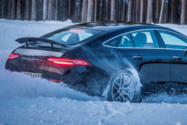 Pirelli'den kış mevsiminde güvenli ve yasal sürüş 