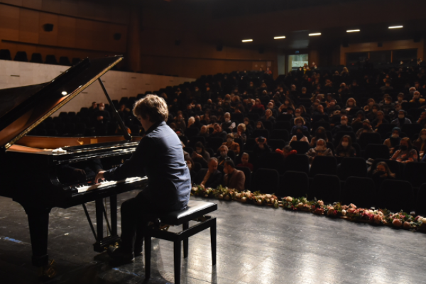 Piyanonun yıldızları Bursa'da parlıyor