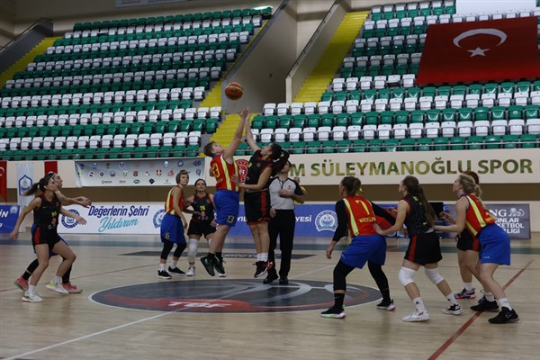 Potada sessiz şampiyona başladı 