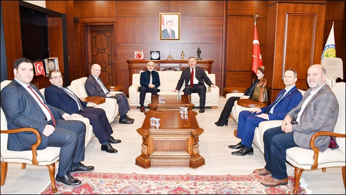 Prof. Dr. Mehmet Tahir Güllüoğlu, Rektörlük Görevini Devraldı