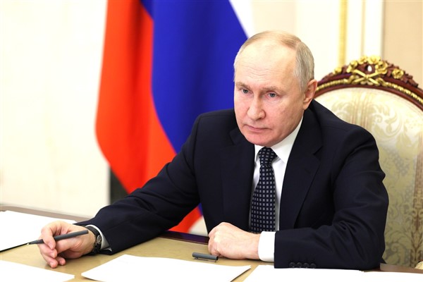 Putin, BAE Devlet Başkanı Al Nahyan ile telefonda görüştü