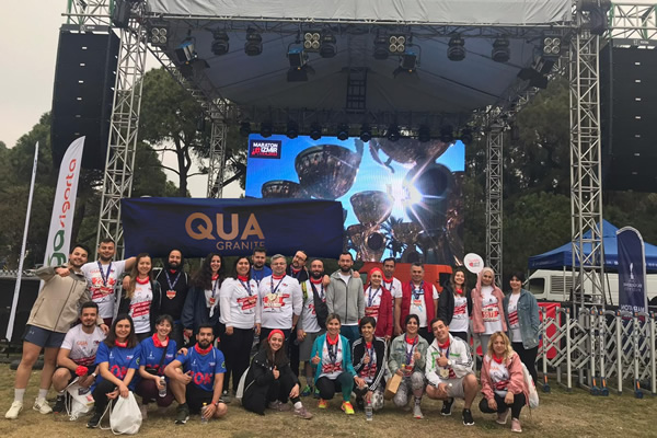 QUA Granite sürdürülebilir bir dünyaya ve gençlere destek için adım attı