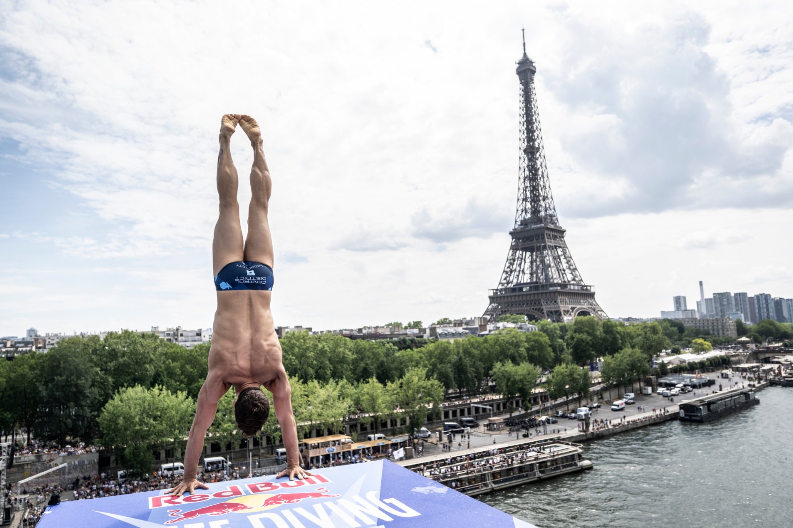 Red Bull Cliff Diving Paris etabı gerçekleştirildi