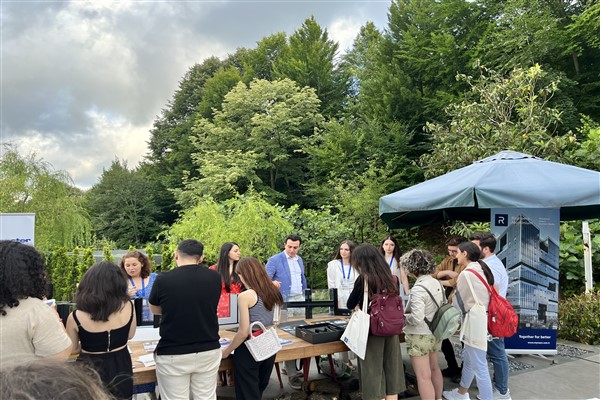 Reynaers Aluminium öğrencilerle bir araya geldi 