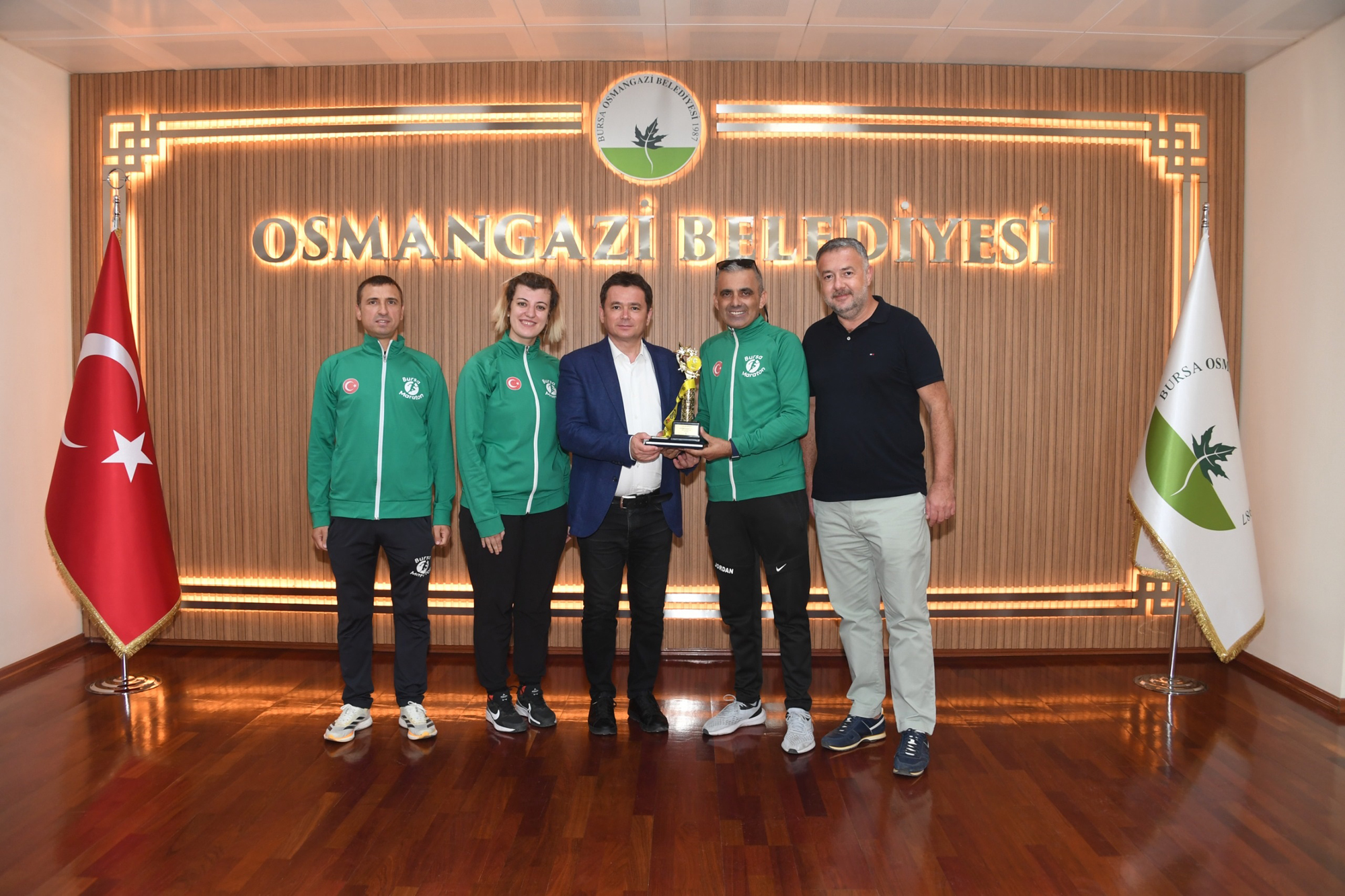 Şampiyon atletlerden Başkan Aydın’a ziyaret 