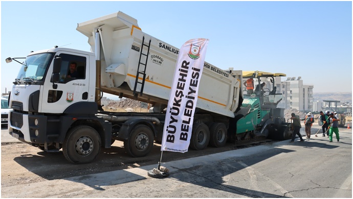 Şanlıurfa Büyükşehir 'de asfalt çalışmaları sürüyor