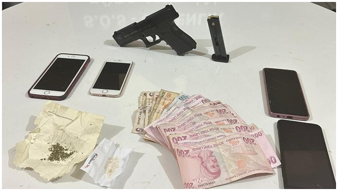 Şanlıurfa da çeşitli suçlardan aranan 2 kişi yakalandı