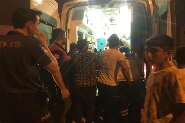 Şanlıurfa'da havalandırma boşluğuna düşen çocuk kurtarıldı