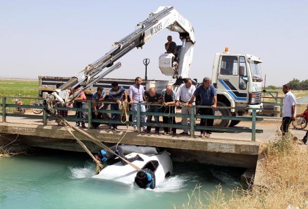 Şanlıurfa da  Otomobil Sulama Kanalına Düştü
