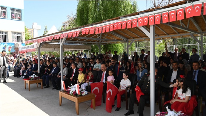 Şanlıurfa’da 23 Nisan Ulusal Egemenlik ve Çocuk Bayramı törenle kutlandı-(VİDEO)