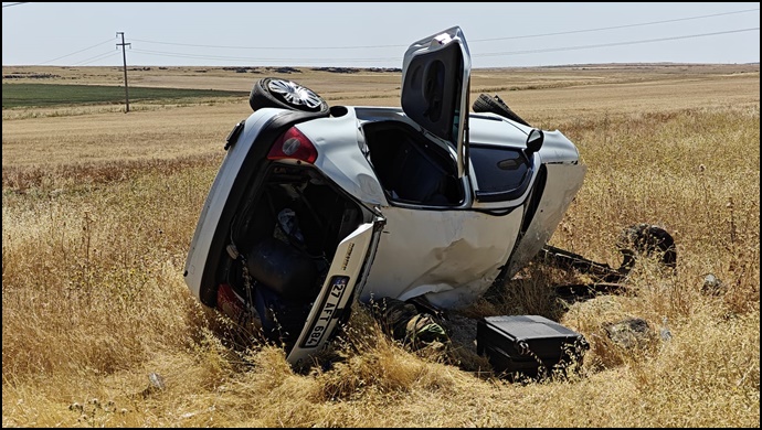 Şanlıurfa'da askeri personel taşıyan araç devrildi: 2 yaralı