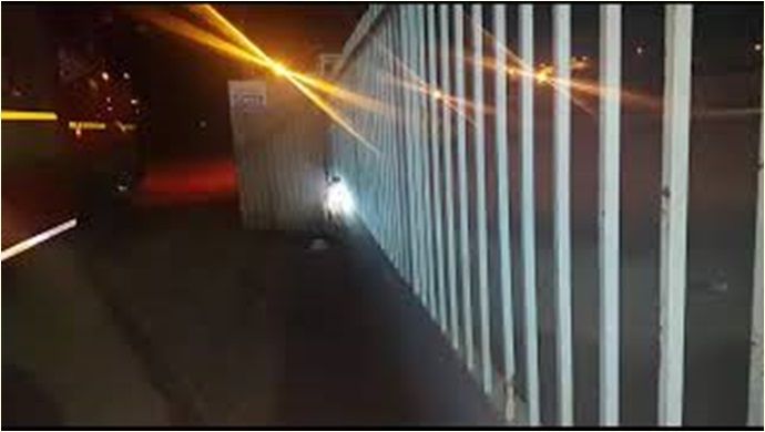 Şanlıurfa'da Demir Parmaklıklara sıkışan köpeği itfaiye ekipleri kurtardı-(VİDEO)