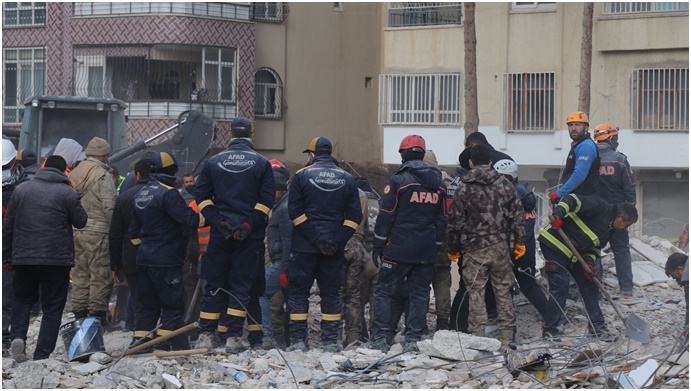 Şanlıurfa'da depremden 69 saat sonra bir kişi kurtarıldı