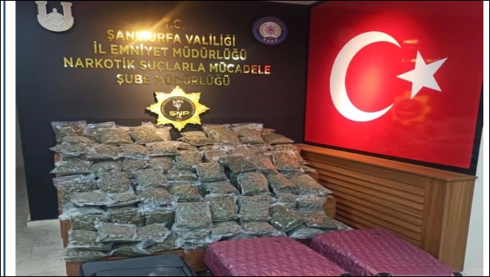 Şanlıurfa'da durdurulan  araçta kilolarca uyuşturucu madde ele geçirildi
