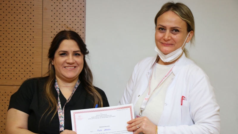 Şanlıurfa'da eğitimini tamamlayan sağlıkçılara sertifika verildi