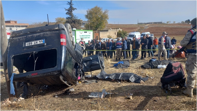 Şanlıurfa'da feci kaza: 3 ölü, 4 yaralı-(VİDEO)