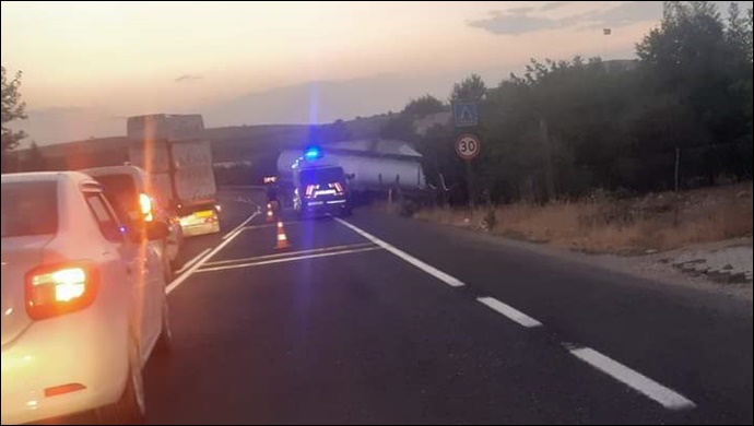 Şanlıurfa'da iki TIR çarpıştı: 2 yaralı