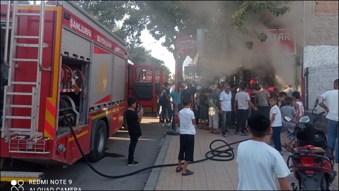 Şanlıurfa'da işyerinde yangın! İtfaiye olaya müdahale ediyor-(VİDEO)