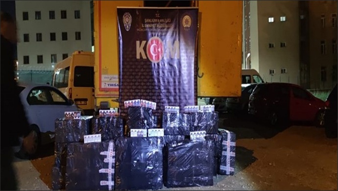 Şanlıurfa'da kömür torbaları arasında sigara kaçakçılığı