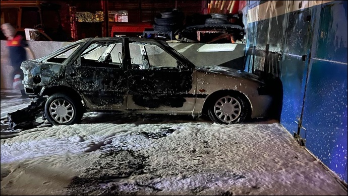 Şanlıurfa'da Sanayide yangın çıktı: 1 araç küle döndü