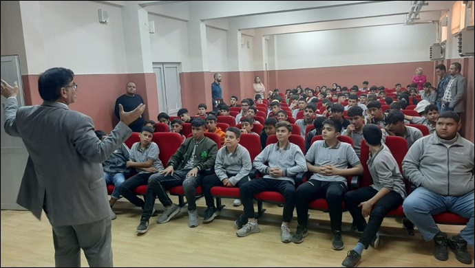Şanlıurfa'da Yüzlerce öğrenciye 'Bağımlılıkla Mücadele'' Semineri Verildi