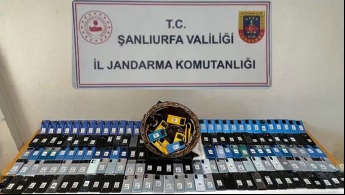 Şanlıurfa'da,265 adet kaçak cep telefonu ele geçirildi-(VİDEO)