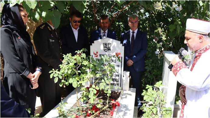 Şanlıurfalı 15 Temmuz Şehidi Kabri Başında Dualarla Anıldı-(VİDEO)