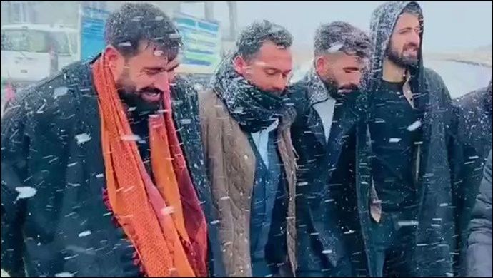 Şanlıurfalılar Kar Yağışını Halay Çekerek kutladılar | VİDEO