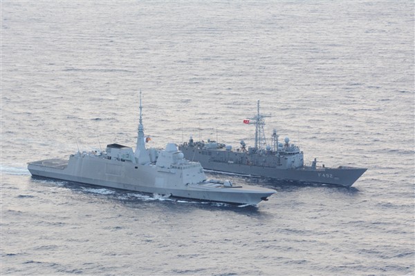 Savaş gemileri ve 2 F-16 ile geçiş eğitimi gerçekleştirildi 