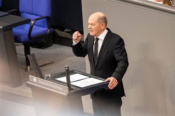 Scholz: Almanya Sincar Dağları'nın yeniden inşasını destekliyor