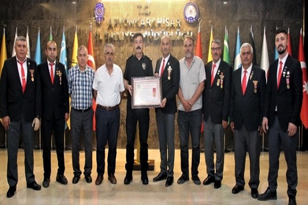 Şehit ailelerinden polise teşekkür